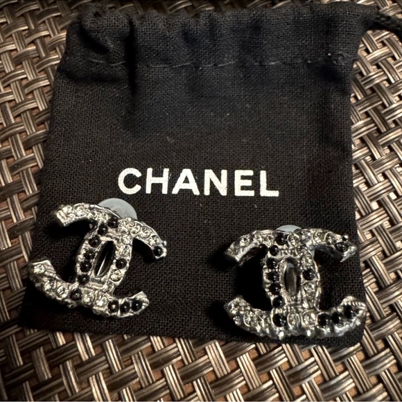 Vintage Authentic Chanel Earrings w/ COA - Picture 1 of 5
